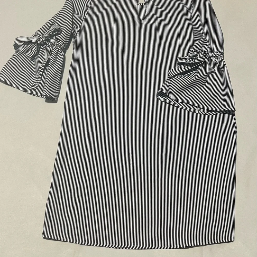 Potters Pot Striped Dress Size S Black White Bell Sleeve Tie Shift Dress - Picture 3 of 6